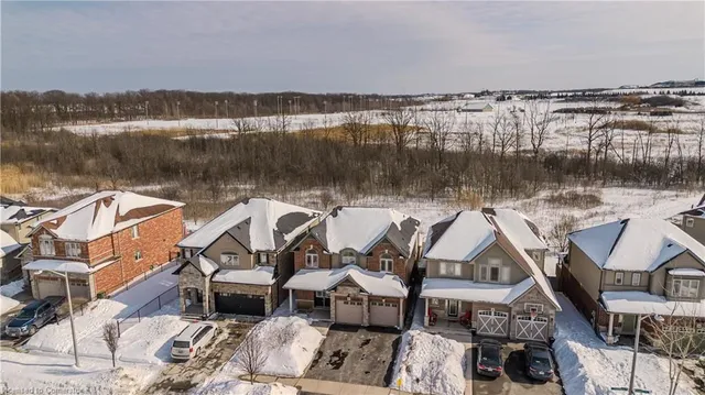 Additional image 3 of 8 Thornbury Crt