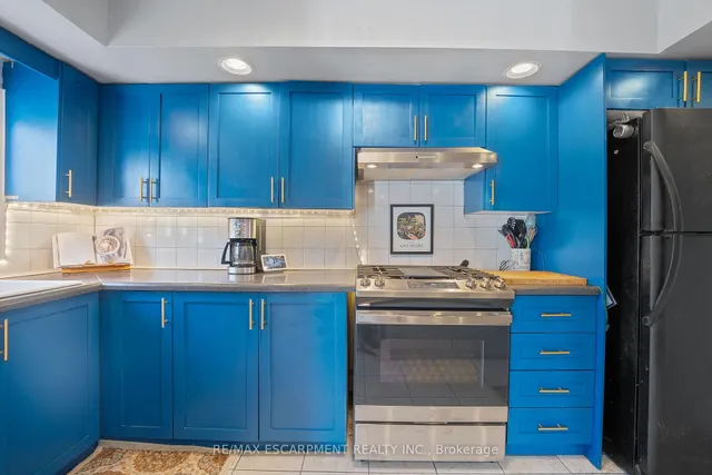 Additional image 16 of 124 Cameron Ave