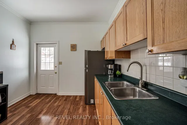 Additional image 27 of 51 Tisdale St