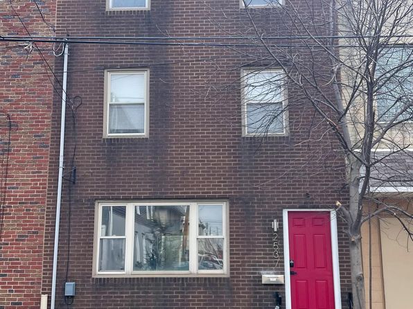 2537 Salmon St, Philadelphia, PA 19125