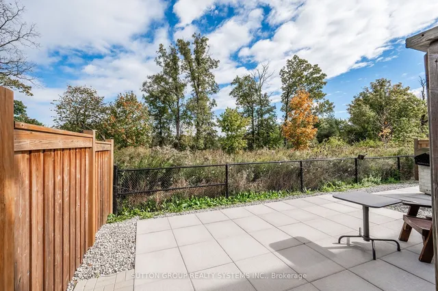 Additional image 4 of 230 Avonsyde Blvd Unit 37