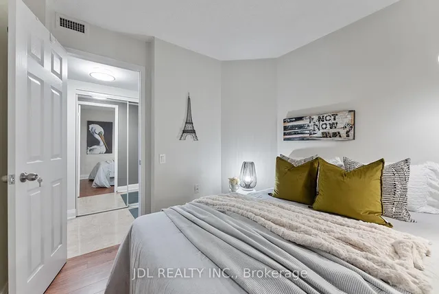 Additional image 43 of 35 Finch Ave Unit 605