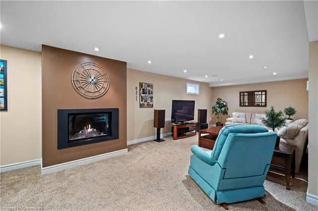 Additional image 30 of 93 Meadowlane Dr