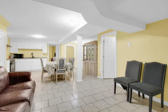 Additional image 33 of 10 Chatelaine Crt