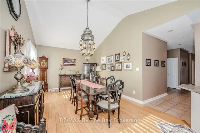 Additional image 14 of 12 Twin Willow Cres