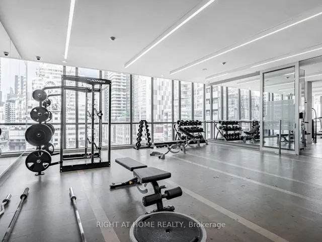 Additional image 26 of 8 charlotte St Unit 1603