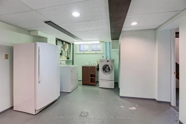 Additional image 33 of 51 Wendover Rd