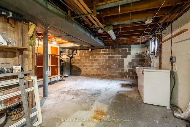 Additional image 40 of 147 LLOYMINN Ave