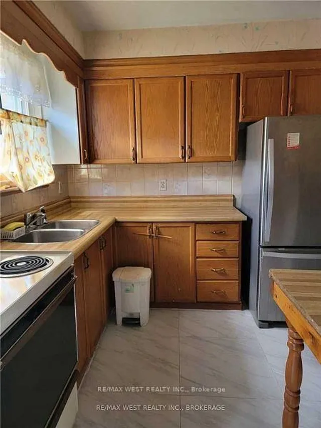 Additional image 5 of 2088 Martin Grove Rd Unit 46