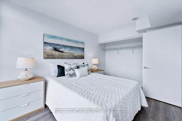 Additional image 7 of 15 Iceboat Terr Unit 2015