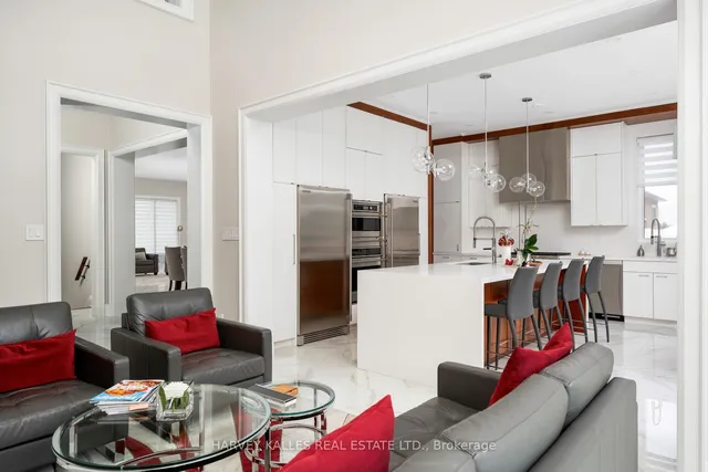 Additional image 12 of 313 Hillhurst Blvd