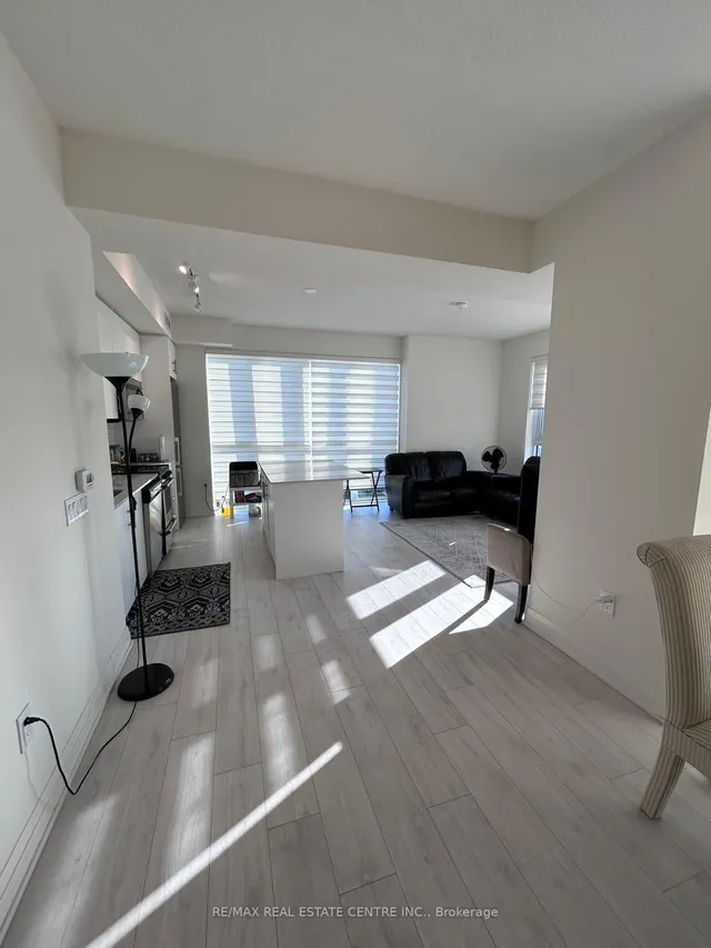Additional image 4 of 509 Dundas Street West Unit 606