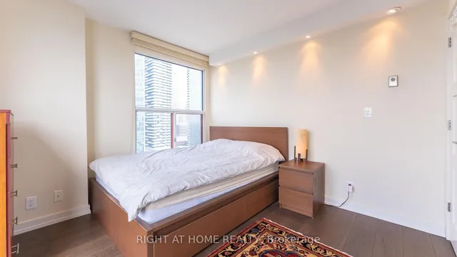 Additional image 41 of 77 Harbour Sq Unit 2412