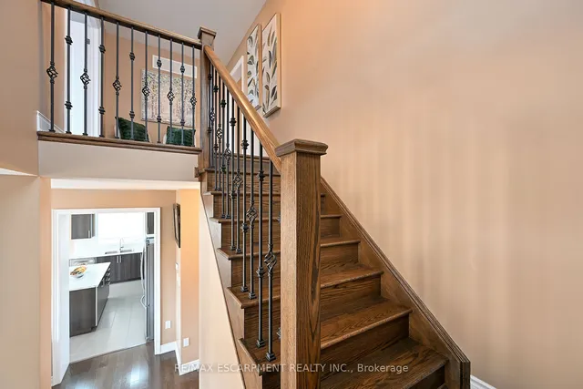Additional image 17 of 300 Crafter Cres