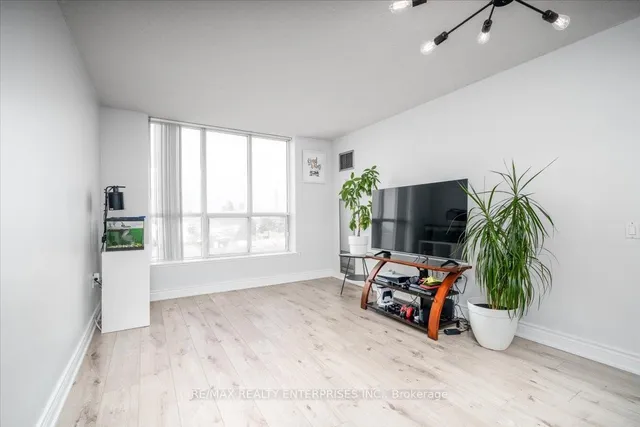 Additional image 11 of 21 Overlea Blvd Unit 506