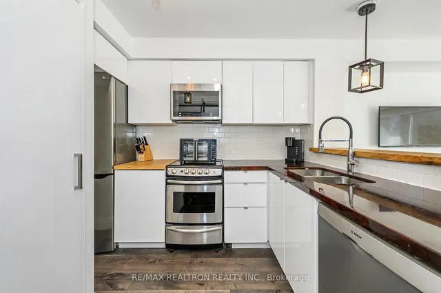 Additional image 6 of 2261 Lake Shore Blvd Unit 220