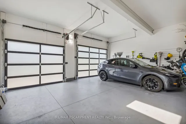 Additional image 37 of 60 Garden Ave