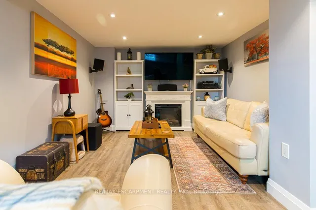 Additional image 35 of 3 Pleasant Ave