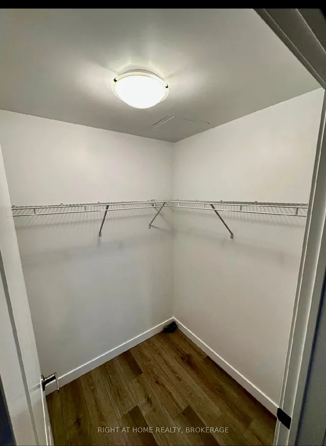 Additional image 6 of 450 dundas St Unit 233