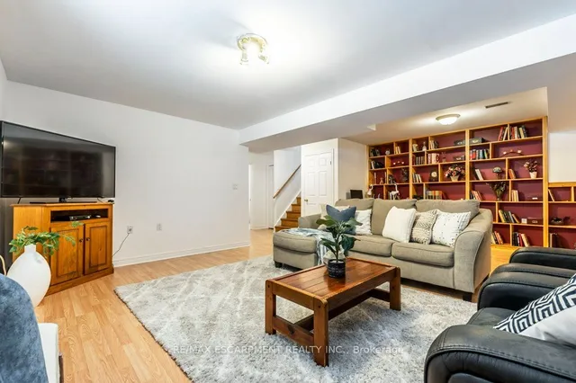 Additional image 37 of 62 Spadara Dr