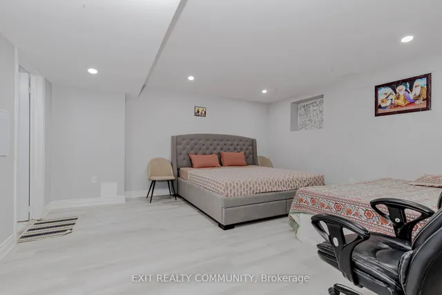 Additional image 25 of 31 Lola Cres