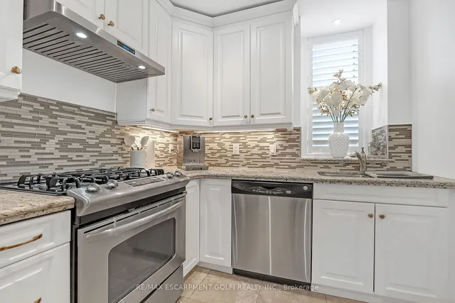 Additional image 11 of 86 Herkimer St Unit 13