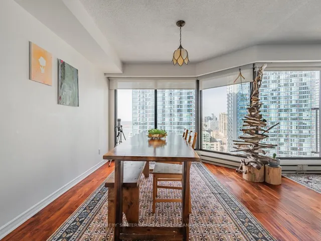 Additional image 11 of 65 Harbour Sq Unit 2204