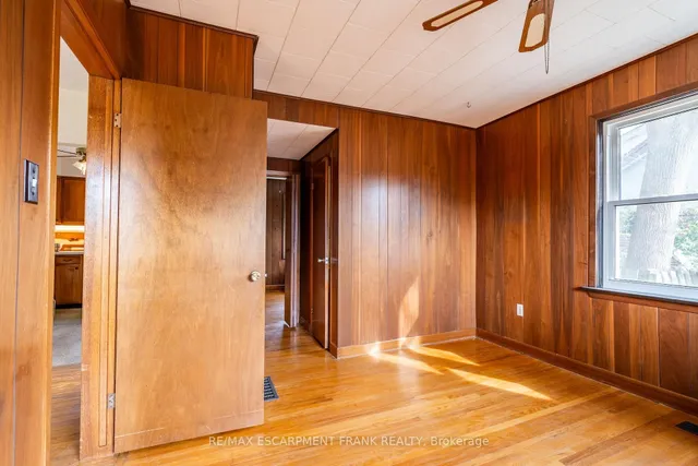 Additional image 17 of 147 LLOYMINN Ave