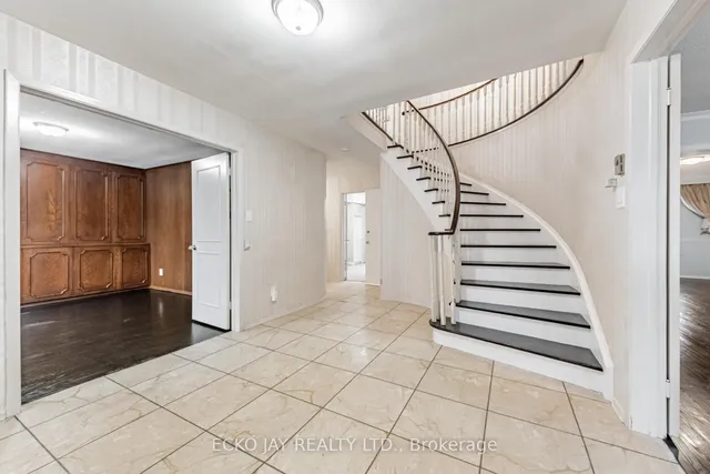 Additional image 4 of 11 Tofino Cres