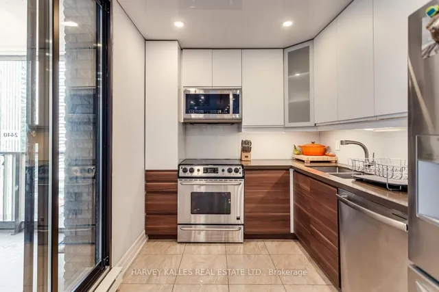 Additional image 12 of 33 Harbour Sq Unit 2440