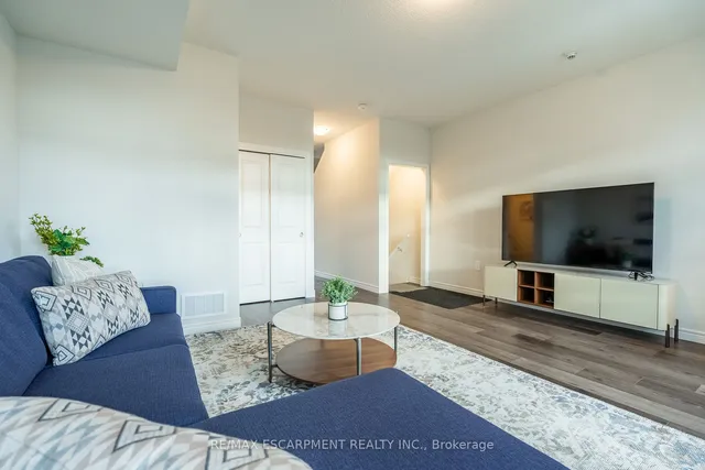 Additional image 8 of 2620 Binbrook Rd Unit 208