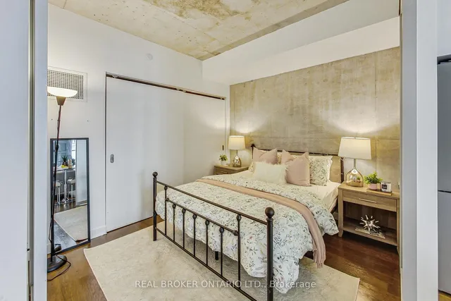 Additional image 12 of 111 Bathurst St Unit 320