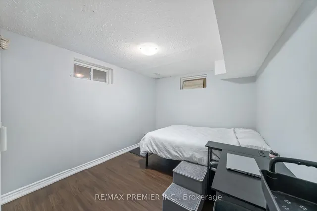 Additional image 25 of 122 Robert Hicks Dr