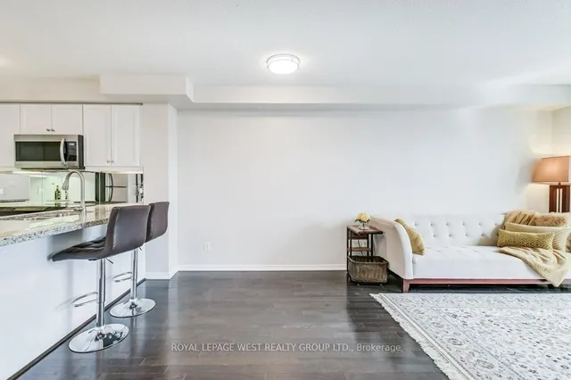 Additional image 5 of 308 Palmerston Ave Unit 403