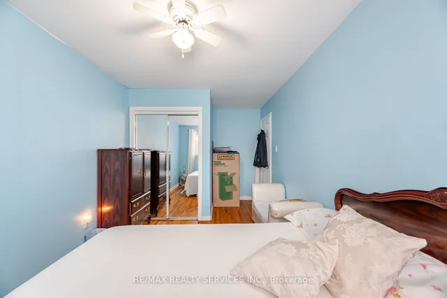 Additional image 15 of 6858 Darcel Ave