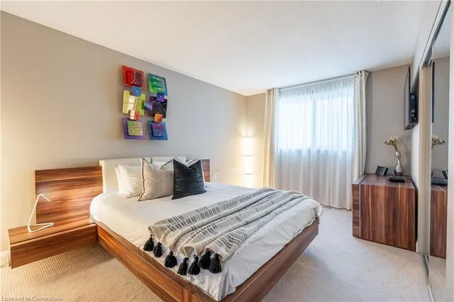 Additional image 26 of 46 Vesper Crt