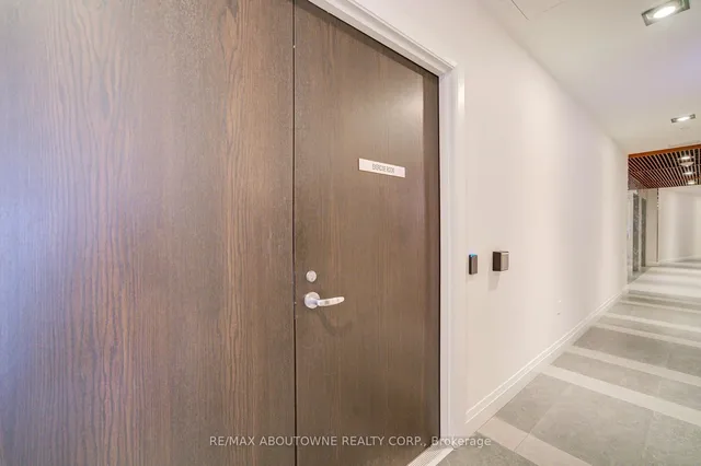 Additional image 36 of 39 Annie Craig Dr Unit 305