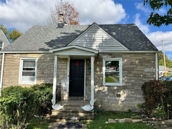 17213 Lotus Dr, Cleveland, OH 44128