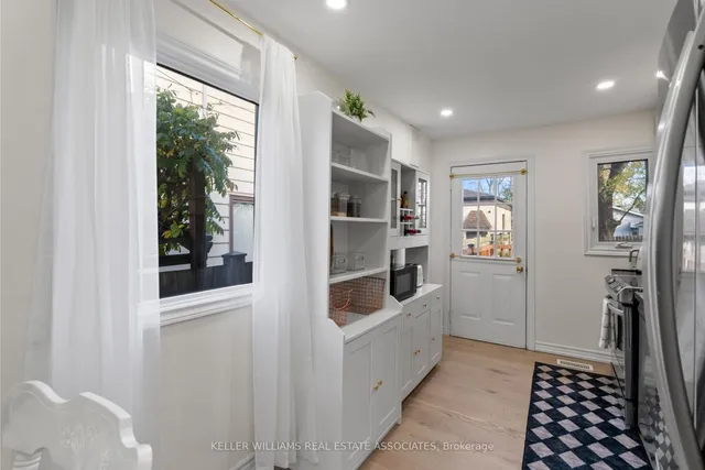 Additional image 12 of 404 Tragina Ave