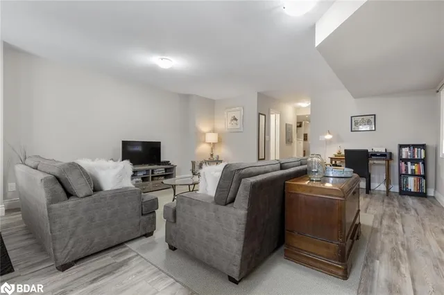 Additional image 37 of 45 Elder Ave