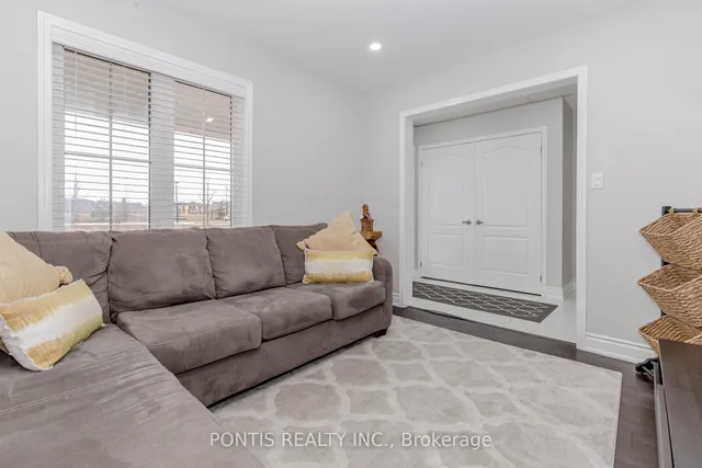 Additional image 5 of 33 Tight Crt