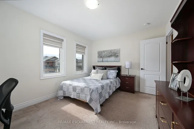 Additional image 29 of 300 Crafter Cres