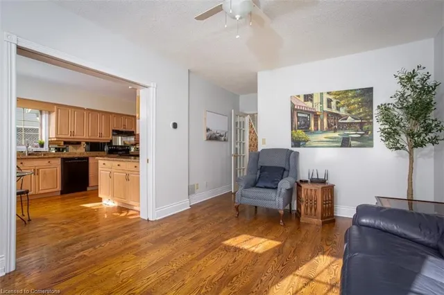 Additional image 30 of 64 Academy St