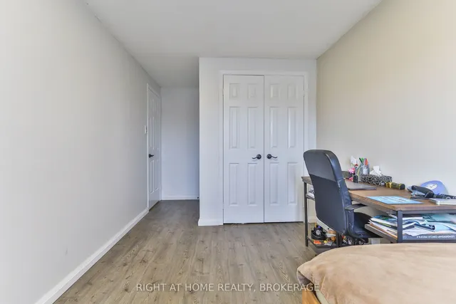 Additional image 28 of 2 Desantis Crt