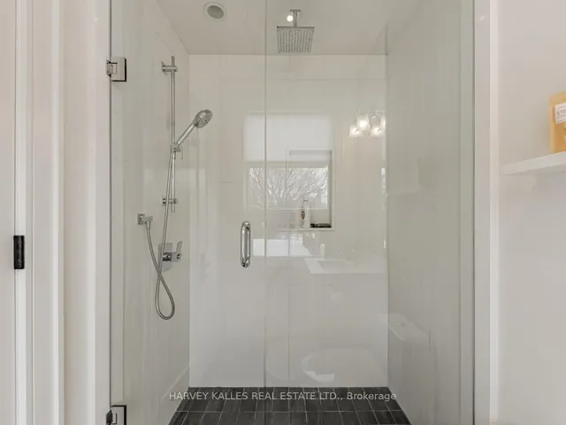 Additional image 31 of 74 Woburn Ave