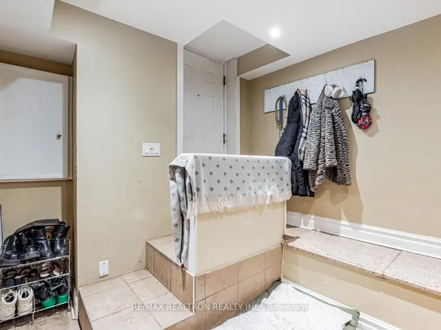 Additional image 36 of 867 Bathurst St