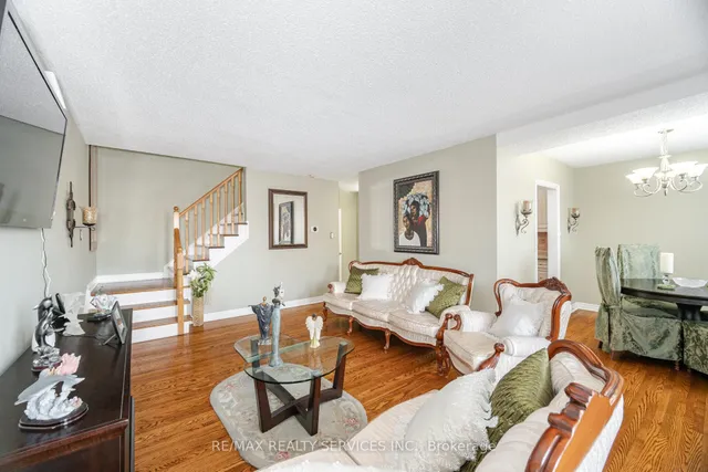 Additional image 8 of 19 Town House Cres