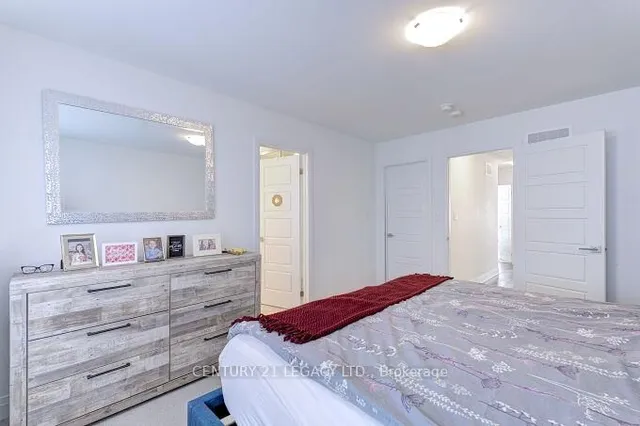 Additional image 31 of 1742 Thames Circ