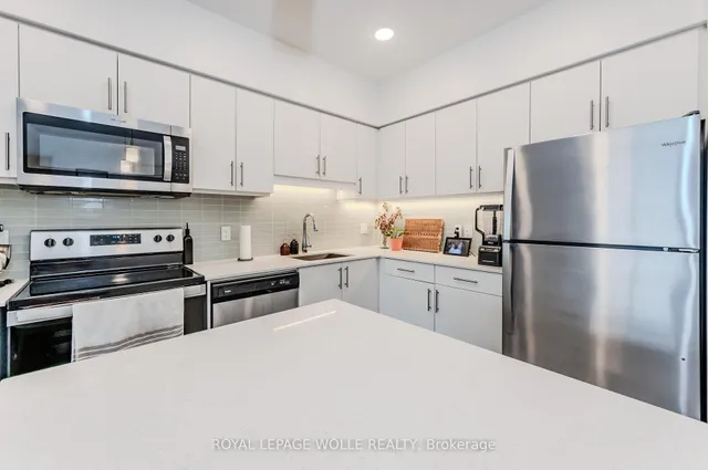 Additional image 17 of 399 Queen St Unit 210