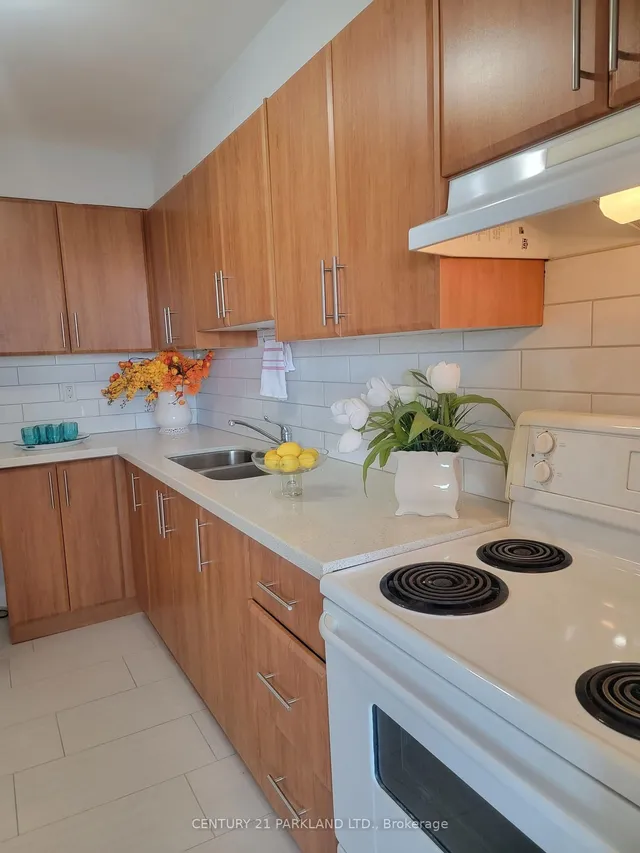 Additional image 3 of 1 Massey Sq Unit 2015